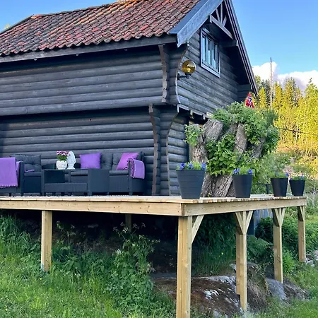 Stabbur Steinbekken, Back To Basic Primitive Overnight, No Shower, Shared Toilet * Eidsvoll