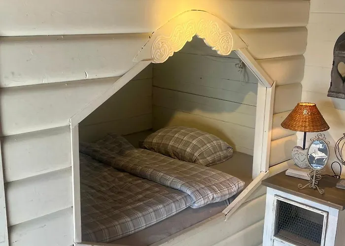 Stabbur Steinbekken, Back To Basic Primitive Overnight, No Shower, Shared Toilet Eidsvoll