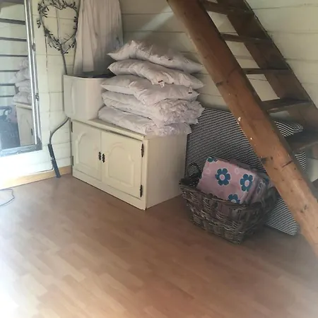 אתר קמפינג Stabbur Steinbekken, Back To Basic Primitive Overnight, No Shower, Shared Toilet