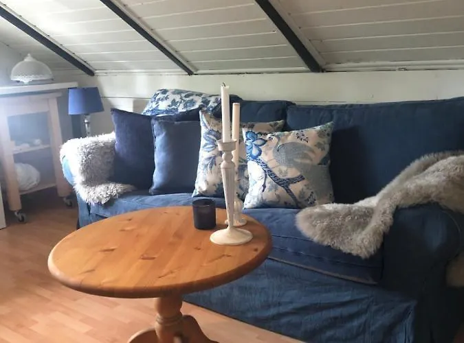 Stabbur Steinbekken, Back To Basic Primitive Overnight, No Shower, Shared Toilet Kemping