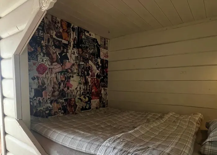 Kemping Stabbur Steinbekken, Back To Basic Primitive Overnight, No Shower, Shared Toilet